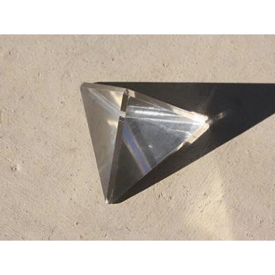 Tétraèdre en pierre de Cristal de Roche (50 à 60 grammes)