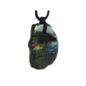 Pendentif de Labradorite pierre plate bord brut (4,5 à 5 cm)