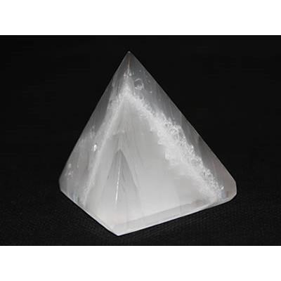 Pyramide en pierre de Sélénite (4 cm)