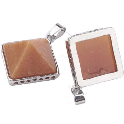 Pendentif Pyramide en Aventurine Rouge 